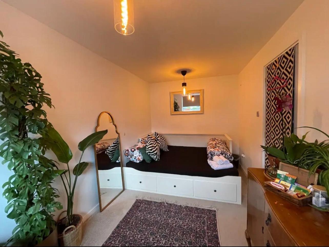 Private Room With Separate Shower And Free Parking Эдинбург Экстерьер фото